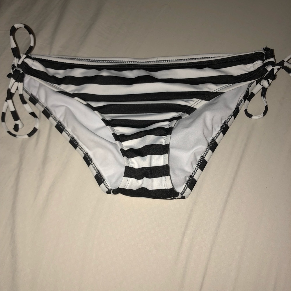 Striped bikini bottoms